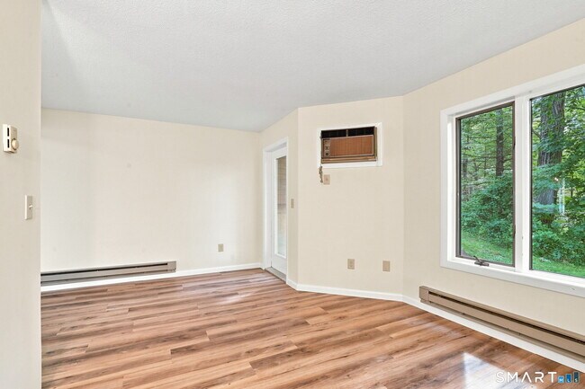 Building Photo - 44 Tolland Ave