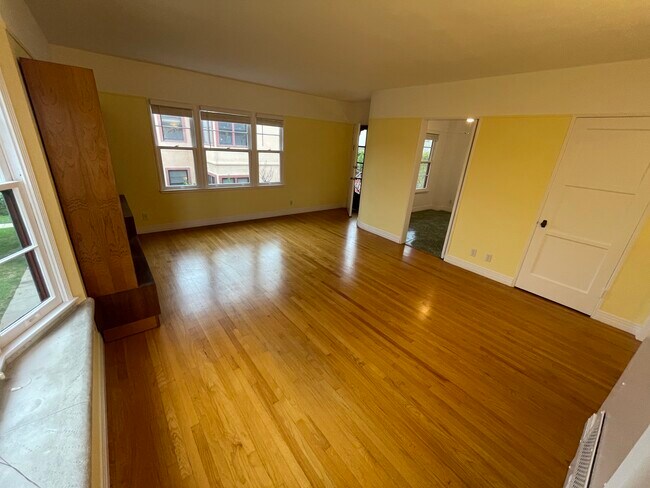 Building Photo - 1605 California Ave