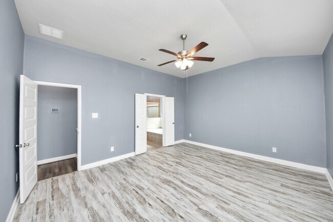 Building Photo - 931 Barstow Dr
