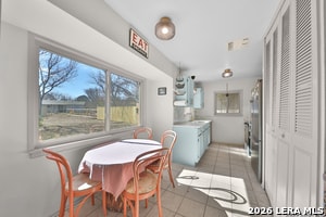 Building Photo - 308 Mountain Shadows