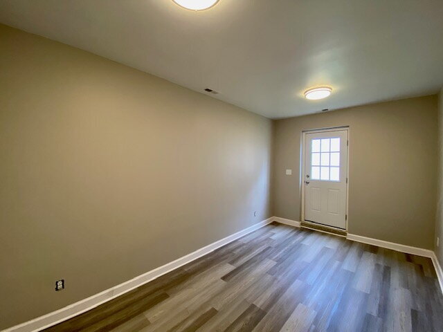 Building Photo - Beautiful 4 Bedroom home in Plainfield! Huge Storage!