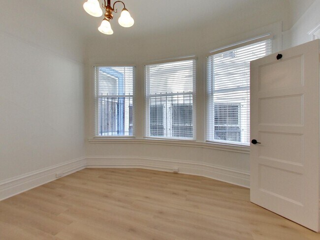 Building Photo - 1086 Fulton St