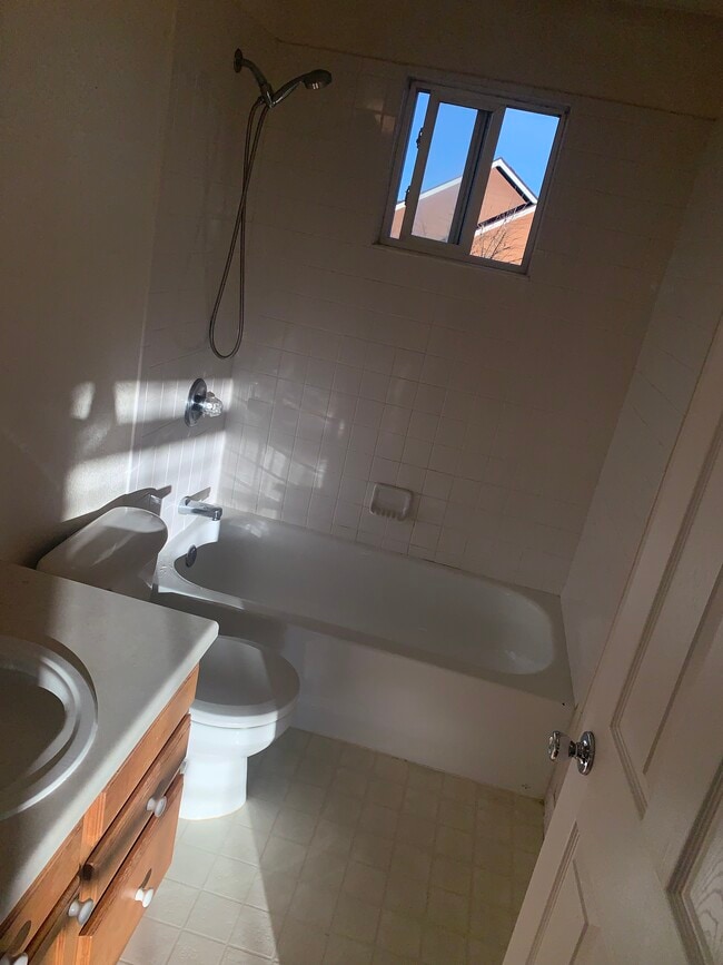Upstairs bathroom - 314 Maggie St