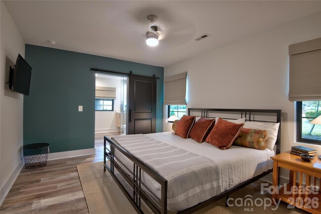 Building Photo - 3945 Rockfern Rd