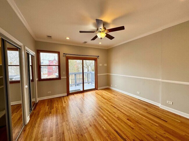 Building Photo - 1537 N Fairfield Ave