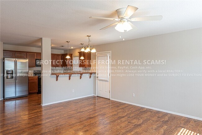 Building Photo - 1137 S Holland Dr