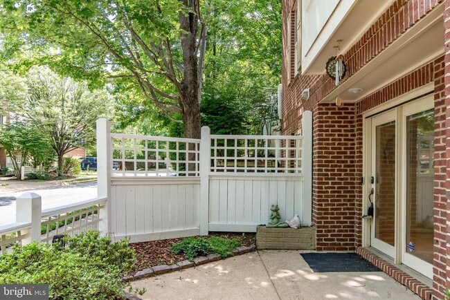 Building Photo - 9400 Van Arsdale Dr