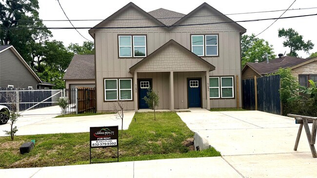 Building Photo - 7034 Smilax St