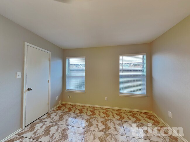 Building Photo - 7112 Avington Way