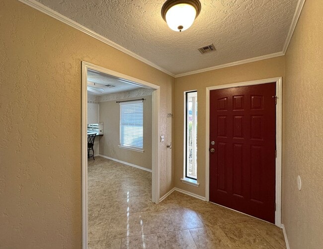 Building Photo - New flooring and paint!