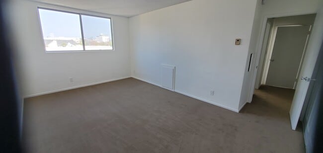 bedroom...north facing but a lot of light - 252 S Reeves Dr