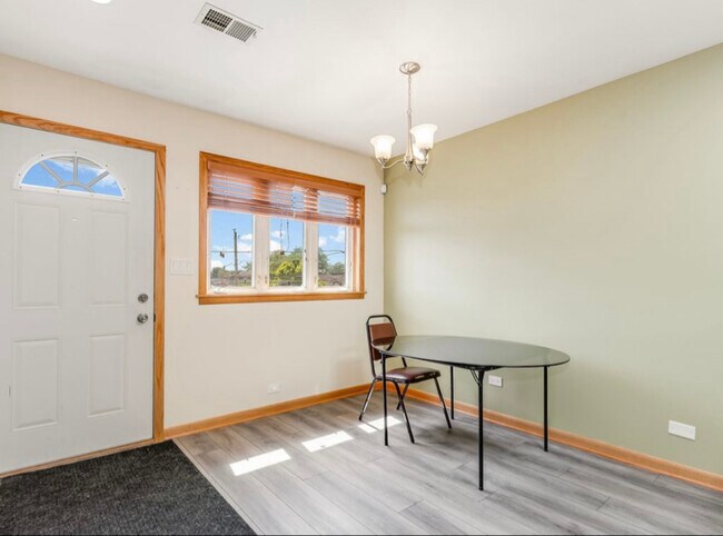 Building Photo - 5841 W 55th St