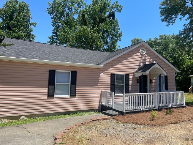 Building Photo - 1103 Cayuga St