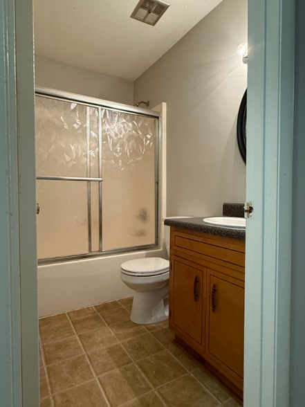 Building Photo - 9746 Wallwood Dr SE