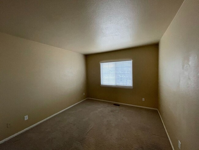 Building Photo - The Full Package