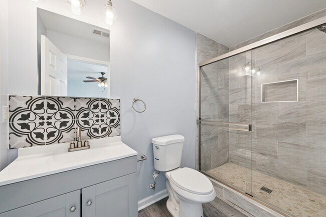 Building Photo - 305 N Graham**