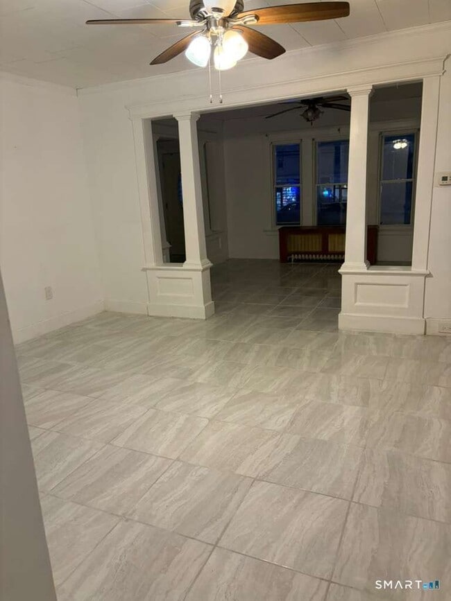 Building Photo - 1821 E Main St