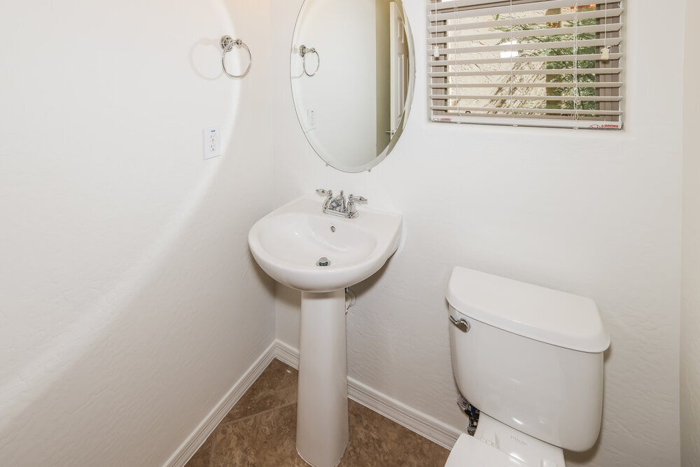 Building Photo - 41362 N Miles Ct