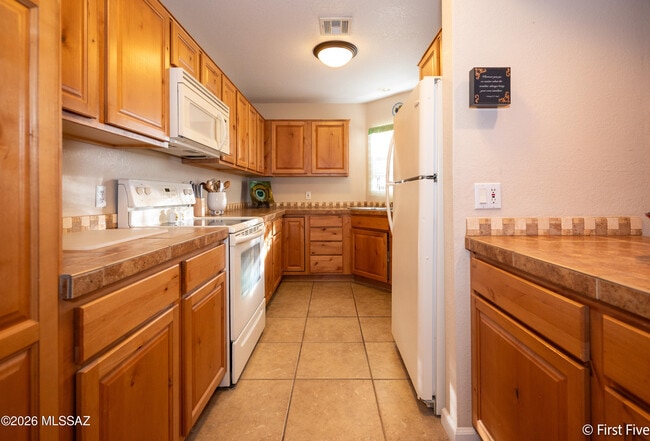 Building Photo - 6470 N Tierra De Las Catalinas