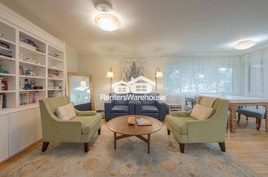 Building Photo - 5203 Chesapeake Way