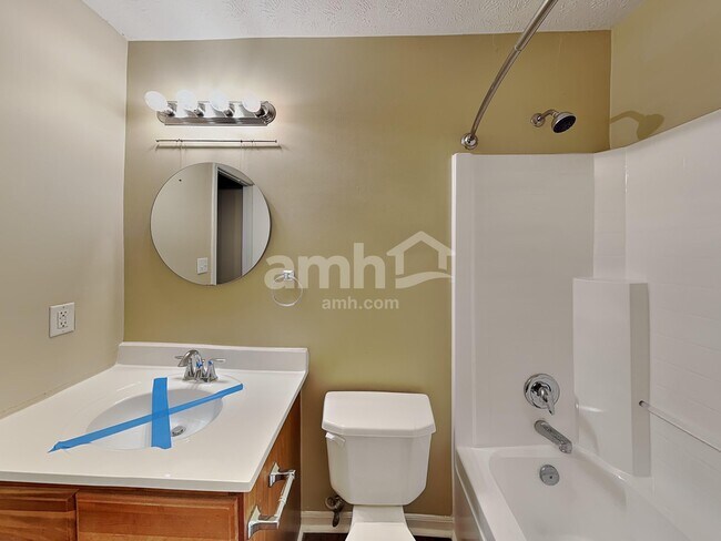 Building Photo - 2040 Theodore Dr