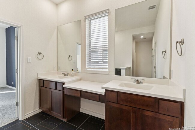 Building Photo - 12142 Buckaroo Ranch