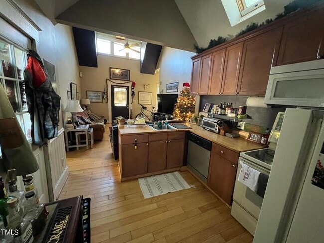 Building Photo - 311 Seawell Ave