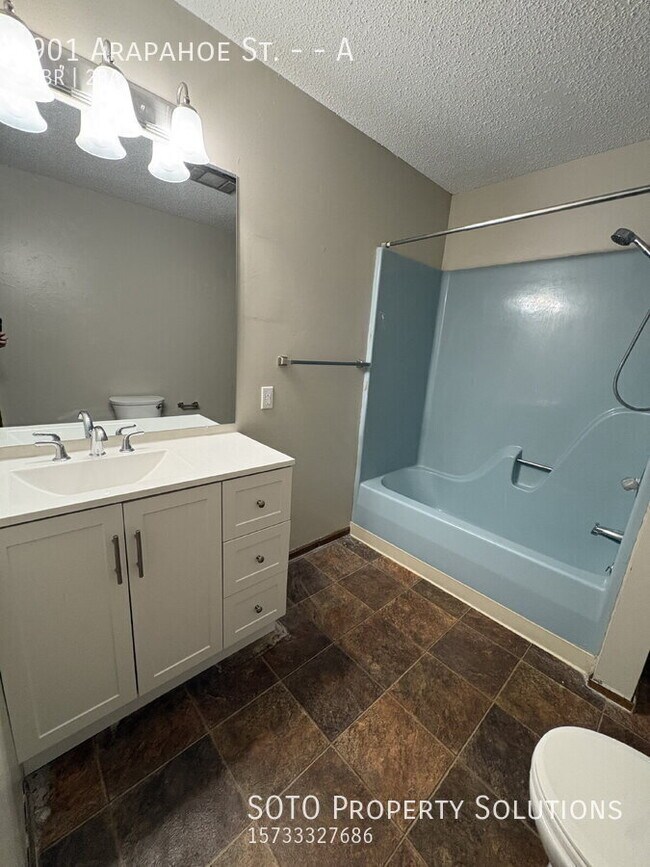 Building Photo - 901 Arapahoe Dr