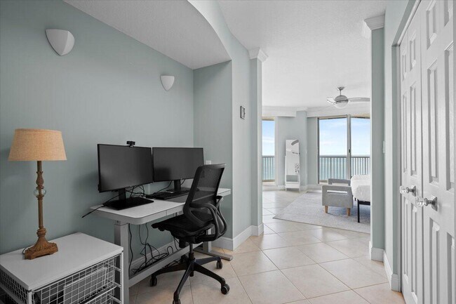 Building Photo - 5051 N Hwy A1A