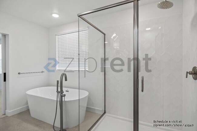 Building Photo - 439 Monastery Dr