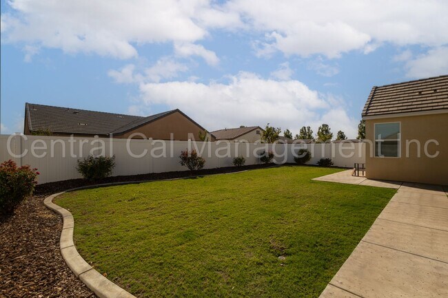 Building Photo - 4 Bedroom/2 Bath Home with Paid Solar - $2995 Per Month!