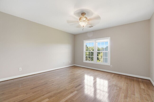 Building Photo - This is Northern Virginia living at its finest—offering the charm of a neighborhood community wit...
