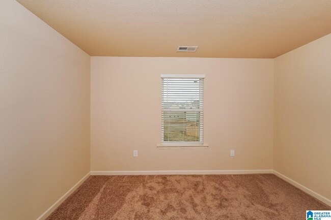 Building Photo - 525 Clover Cir