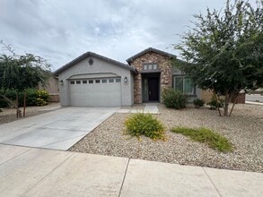 Building Photo - Beautiful Surprise Home: 4 Bd, 3 Ba