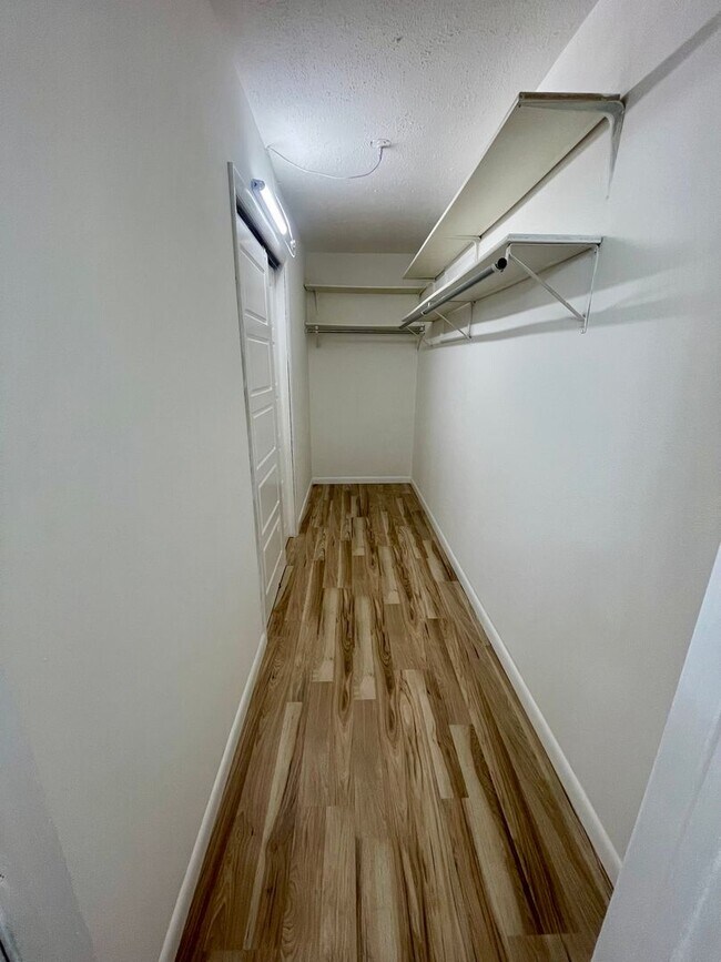 Building Photo - Swope - 407-409