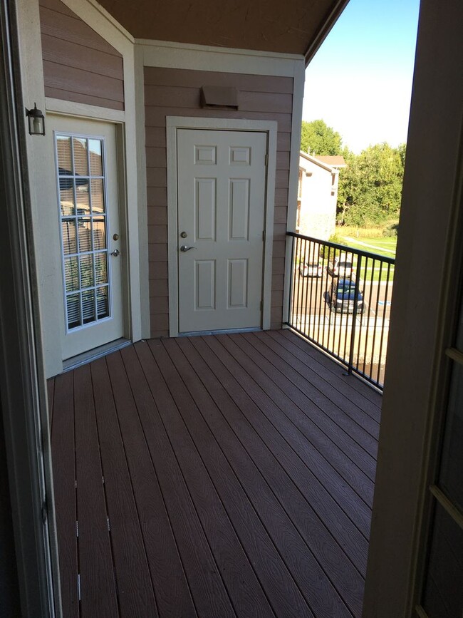 Building Photo - Beautiful Creekside at Parker Condominium!