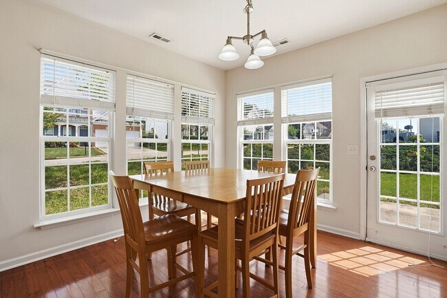 Building Photo - WAKEFIELD HOME WITH 4 BEDROOMS- GREAT HOME!