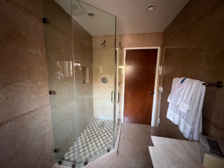 Building Photo - 16521 Normandie Ave