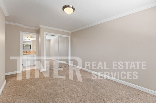 Building Photo - 8950 Salmon Falls Dr