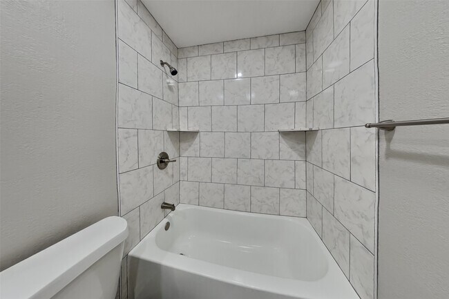 Building Photo - 11615 Bonaparte Dr