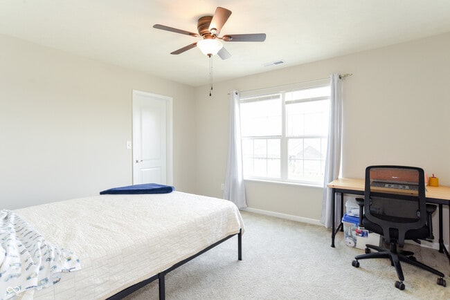 Building Photo - 1908 Porter Dr