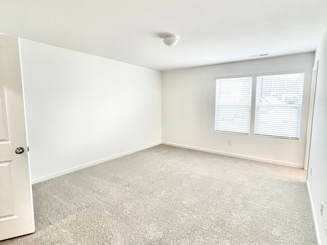 Building Photo - 3br 2.5 ba Paired Home near shopping, I-77 & I-40 Ready July 17th!