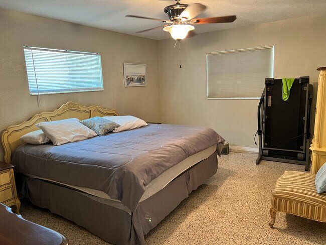 Building Photo - 6164 Fairfield Ave S