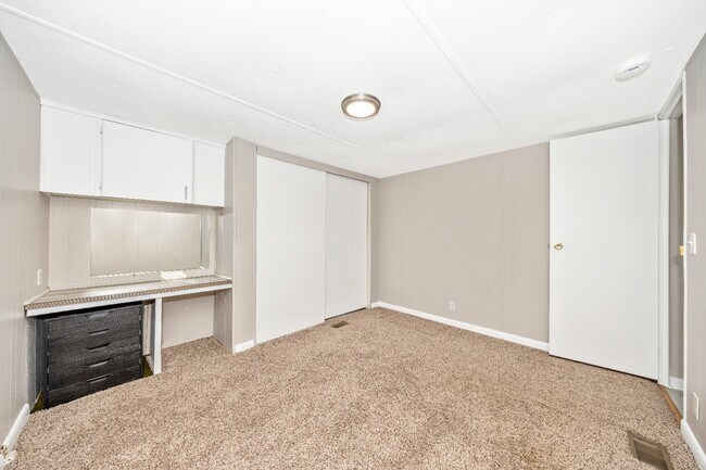 Building Photo - 5201 Amos Reeder Rd