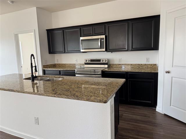Building Photo - 5621 McMahan Ln