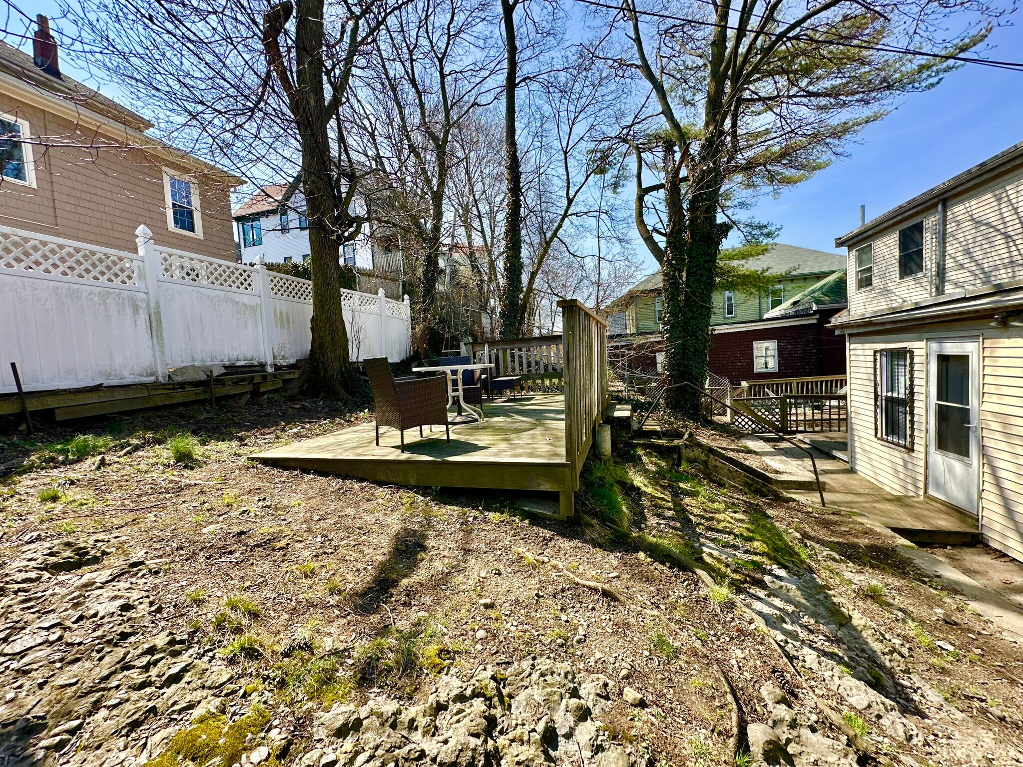 Building Photo - 386 Centre St