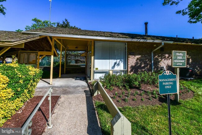Building Photo - 7174 Donnell Pl