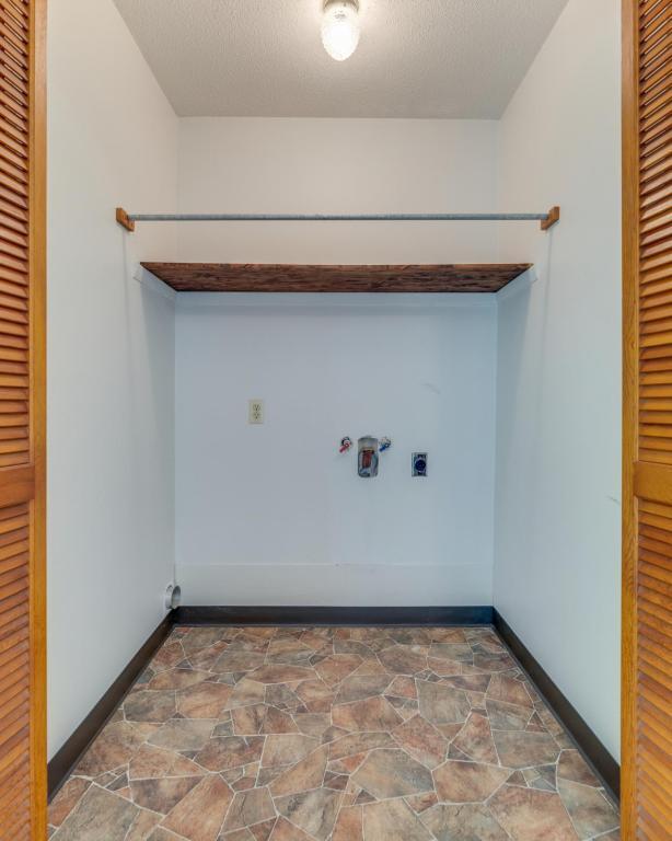 Building Photo - 607 Race St