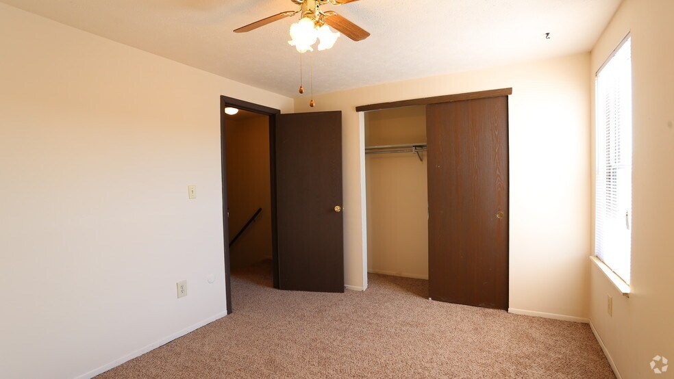 Bedroom - Maple Valley Apartments