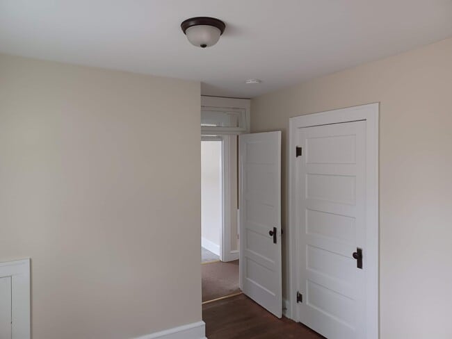 Building Photo - 18 E Clifford St